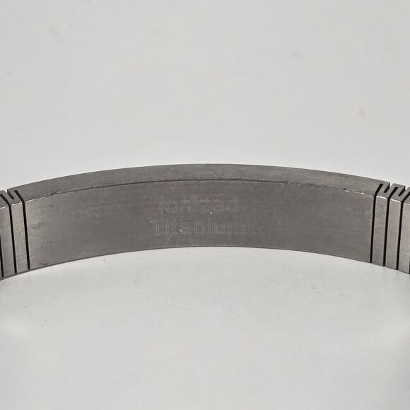 Q Ray Titanium Ionized Bracelet Cuff Jewelry Wellness Healing - Picture 4 of 5